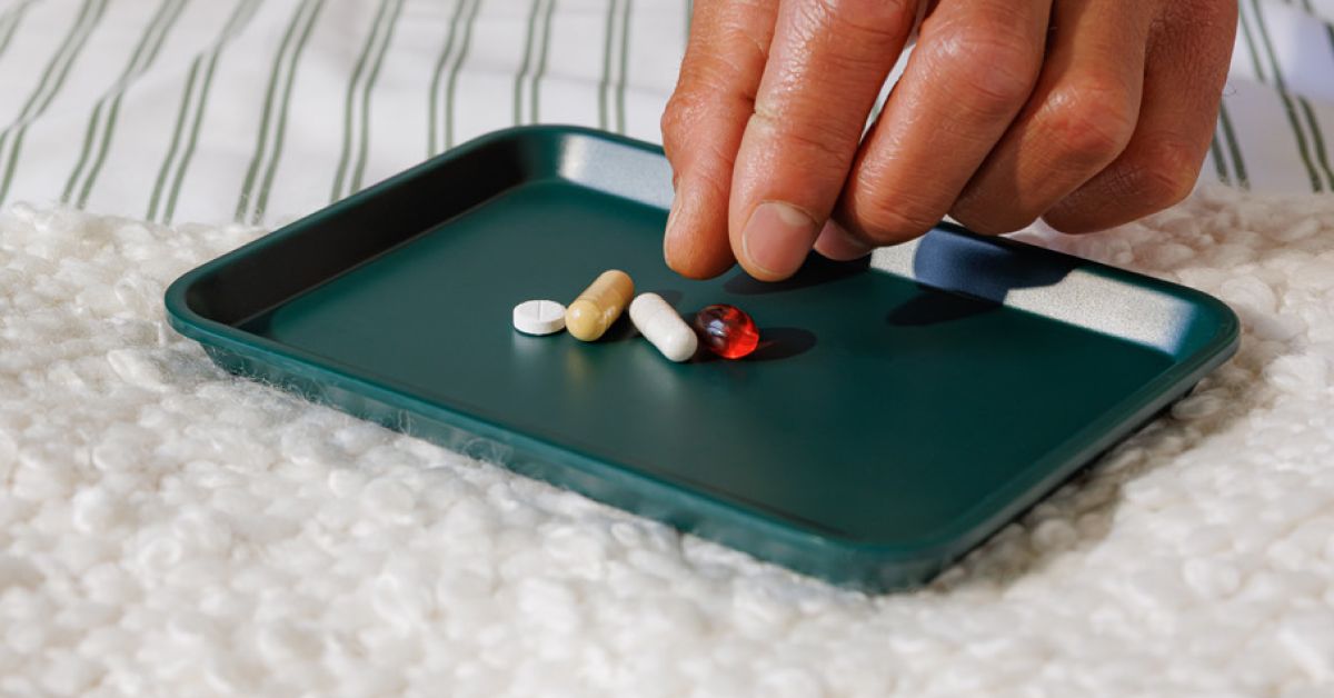 HRT Side Effects: What to Expect and How to Navigate Them 